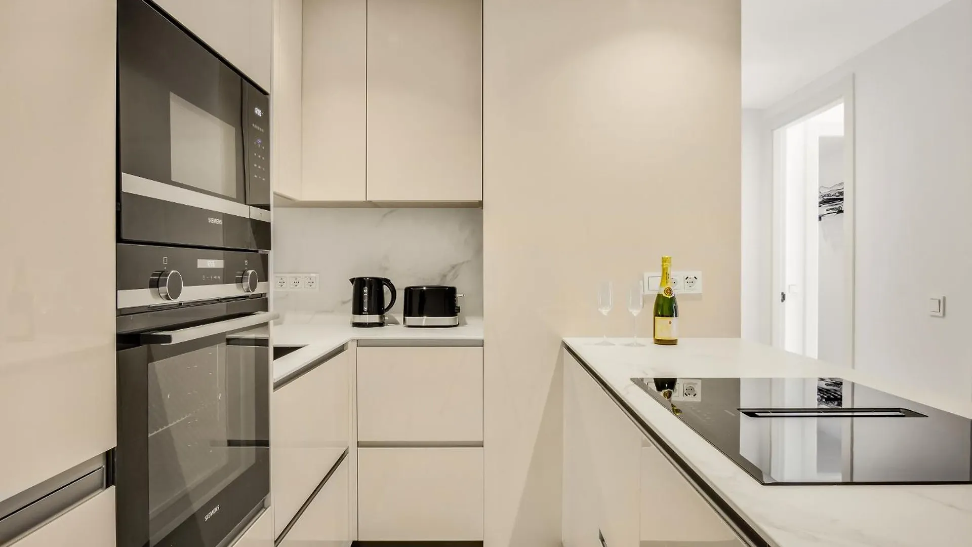 Magna Marbella 3 Bed With Spectacular Viewsアパートメント